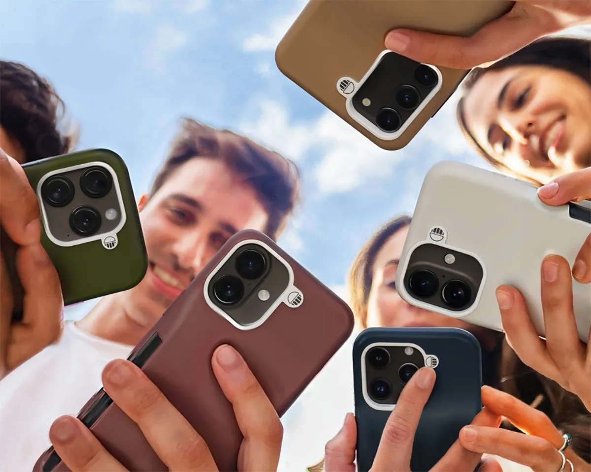 Swippitt smartphone charging system