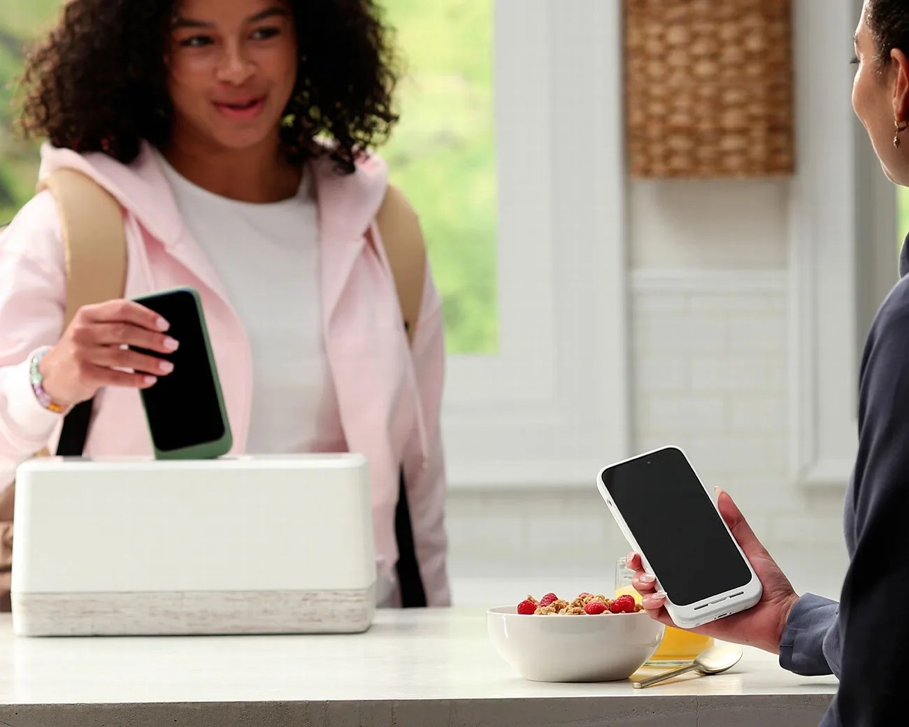 Swippitt smartphone charging system
