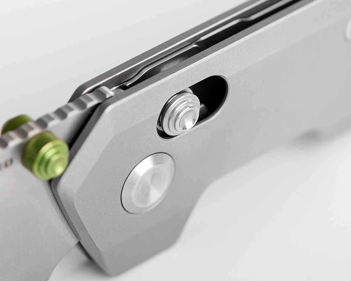 Closeup of Vosteed Parallel Crossbar lock