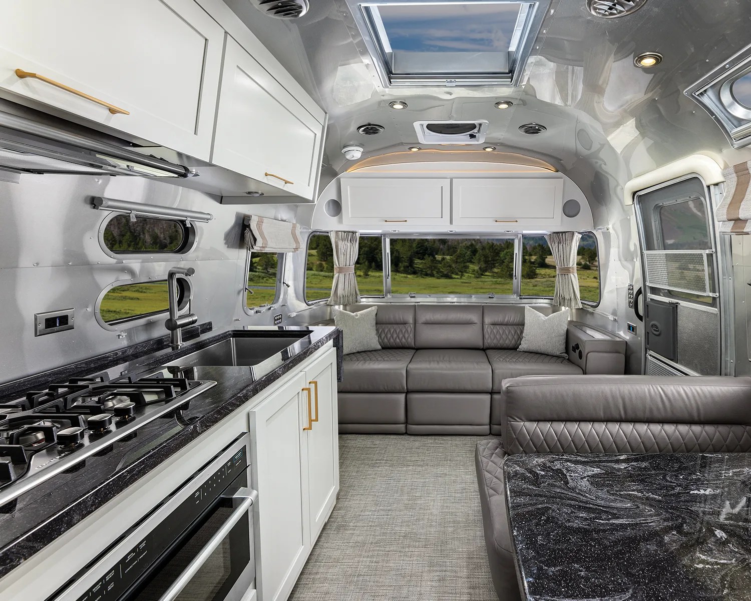 airstream classic 28rb living space