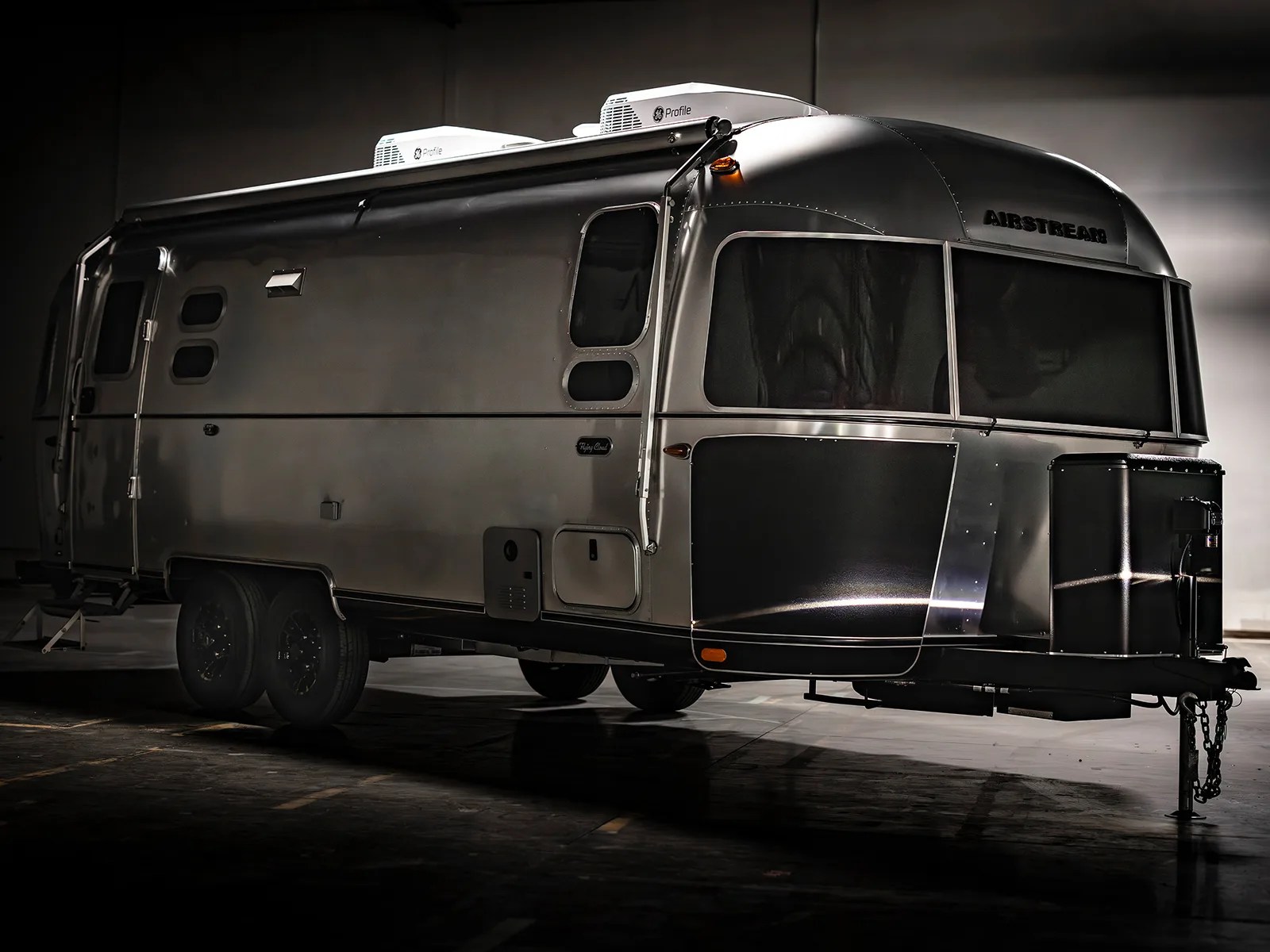 airstream flying cloud midnight flamingo hero