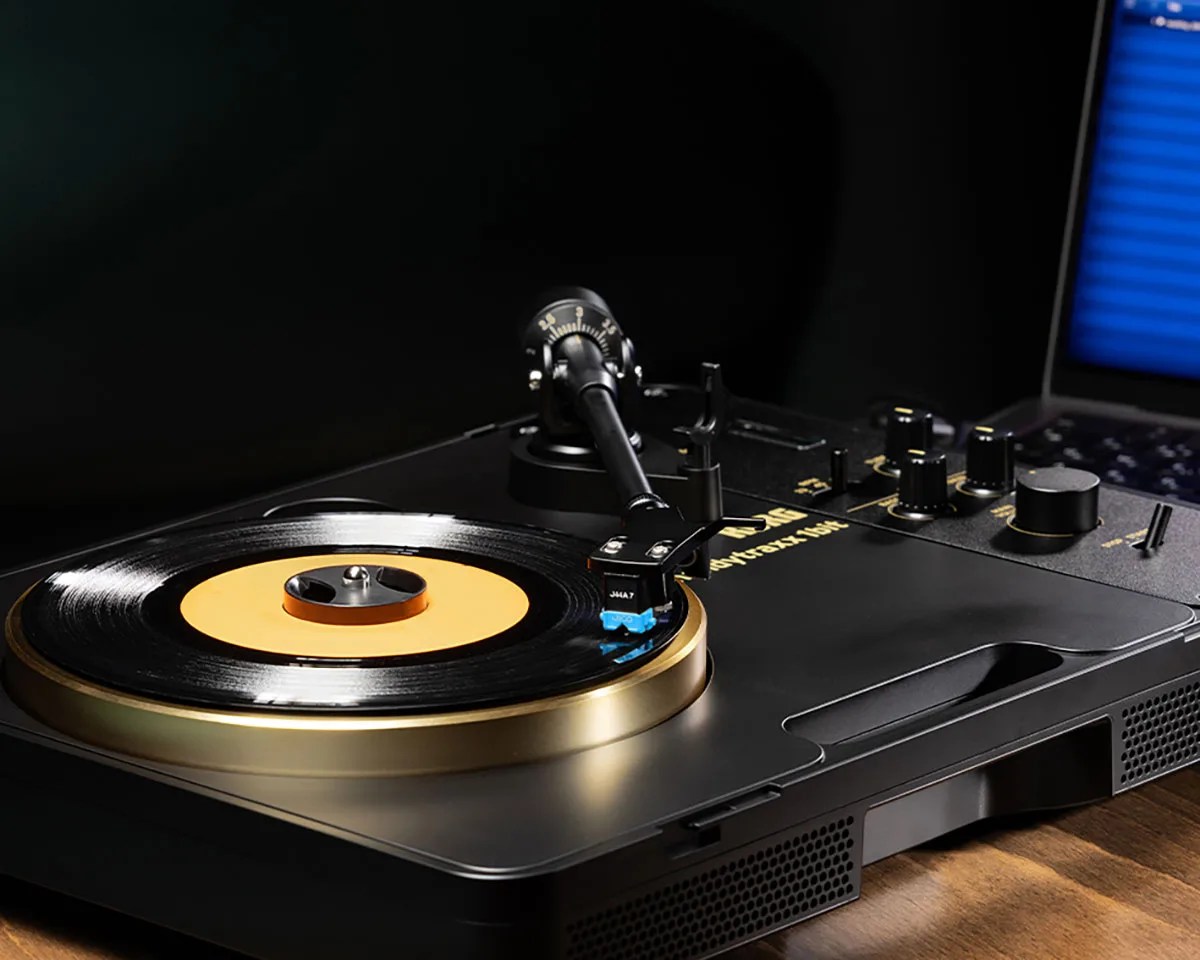 Korg Handytraxx 1 bit turntable