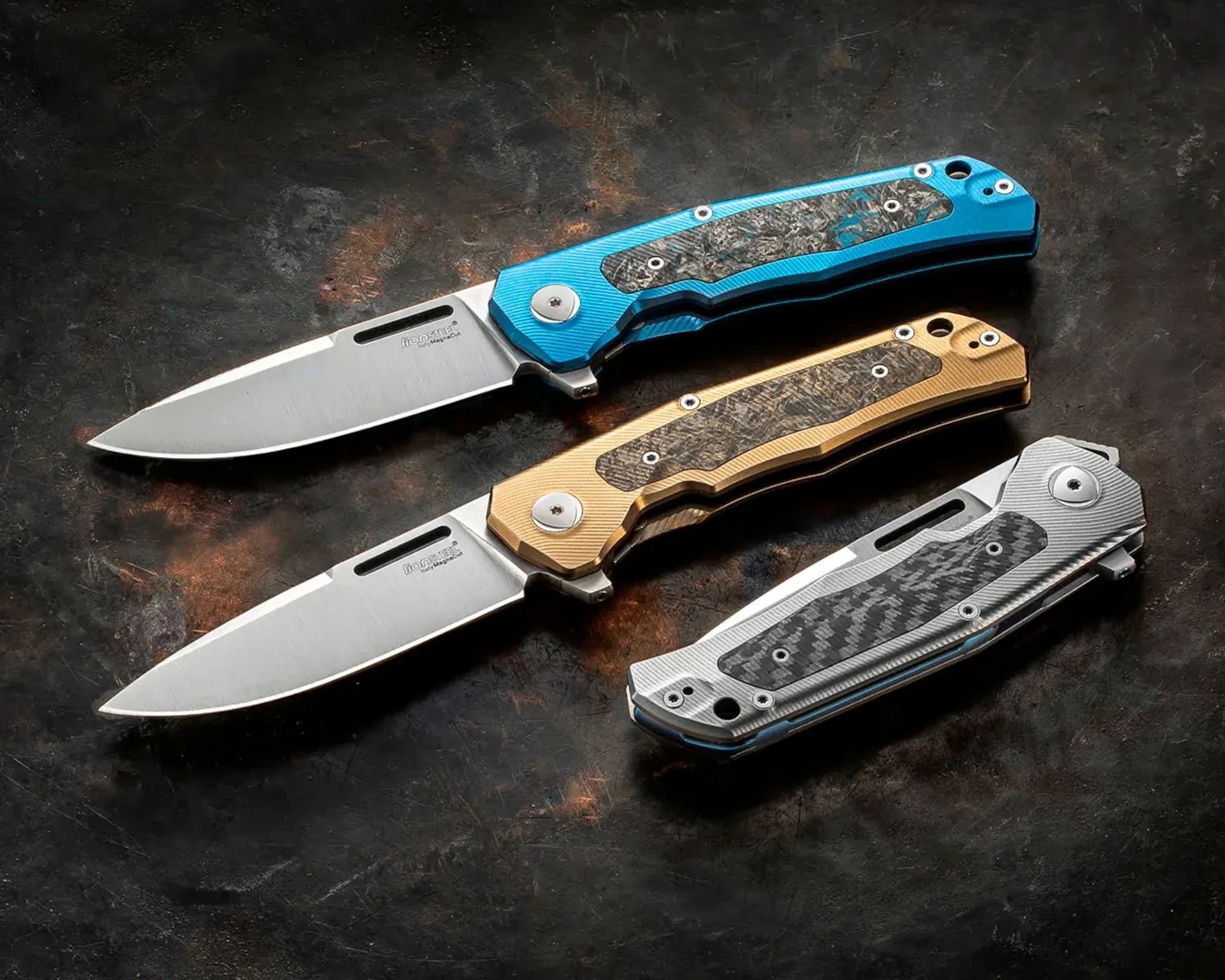 q4ttro titanium family