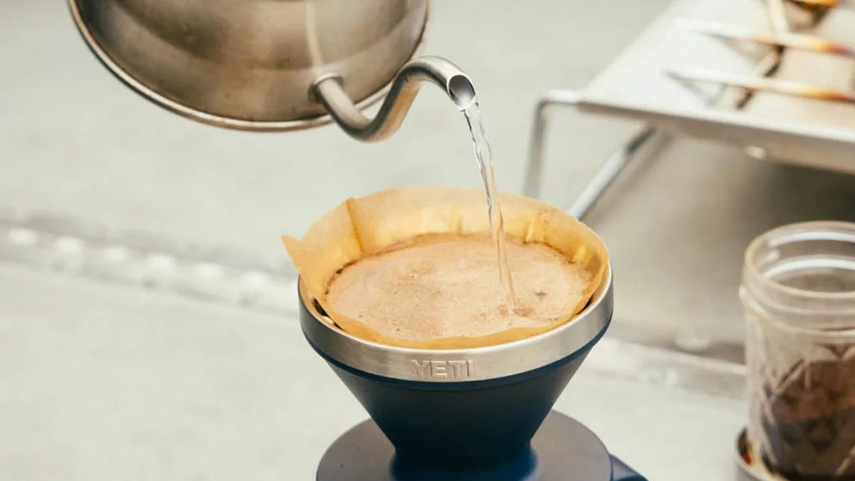 yeti rambler pour over macro