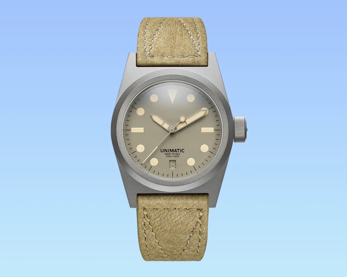 Unimatic Modello Due U2S T W Field Watch on blue background