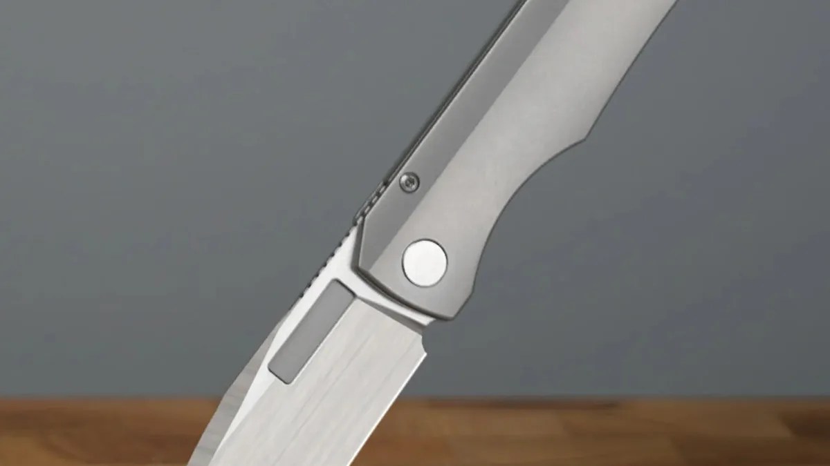 Vero Engineering Nova Mini knife closeup