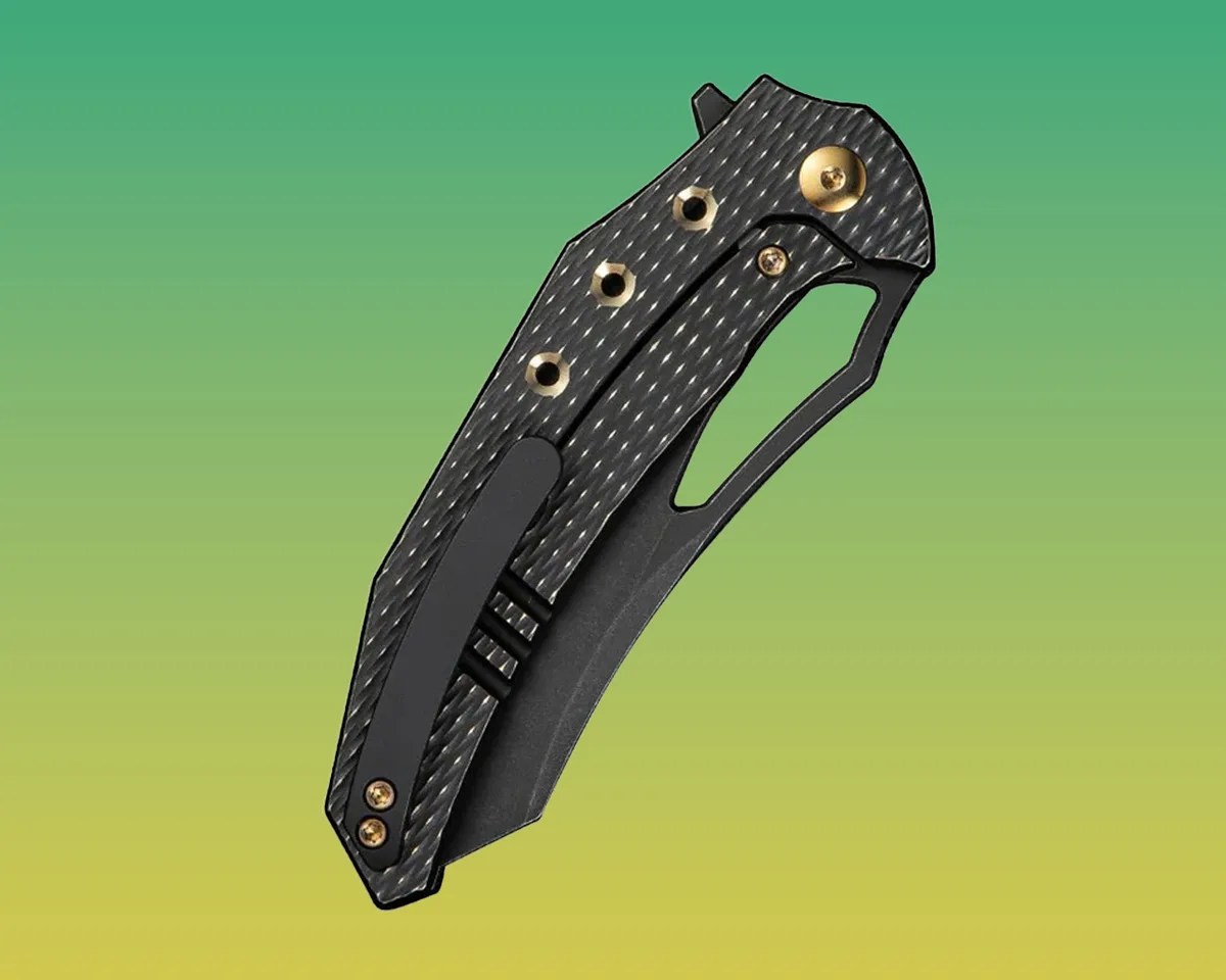 closed We Knife Epaulette knife on green-yellow background