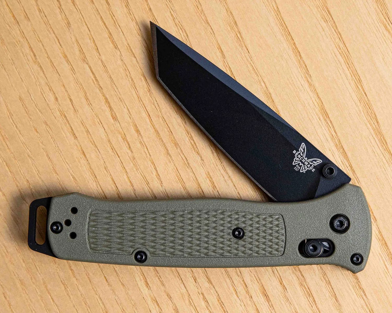 benchmade bailout half folded