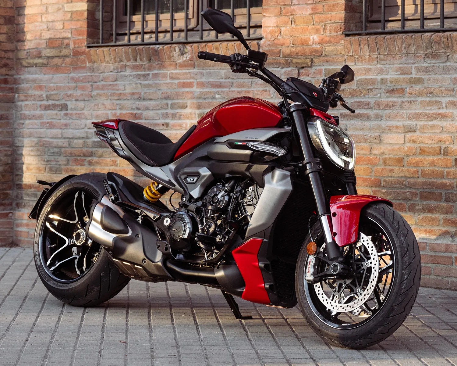 ducati v4 xdiavel hero