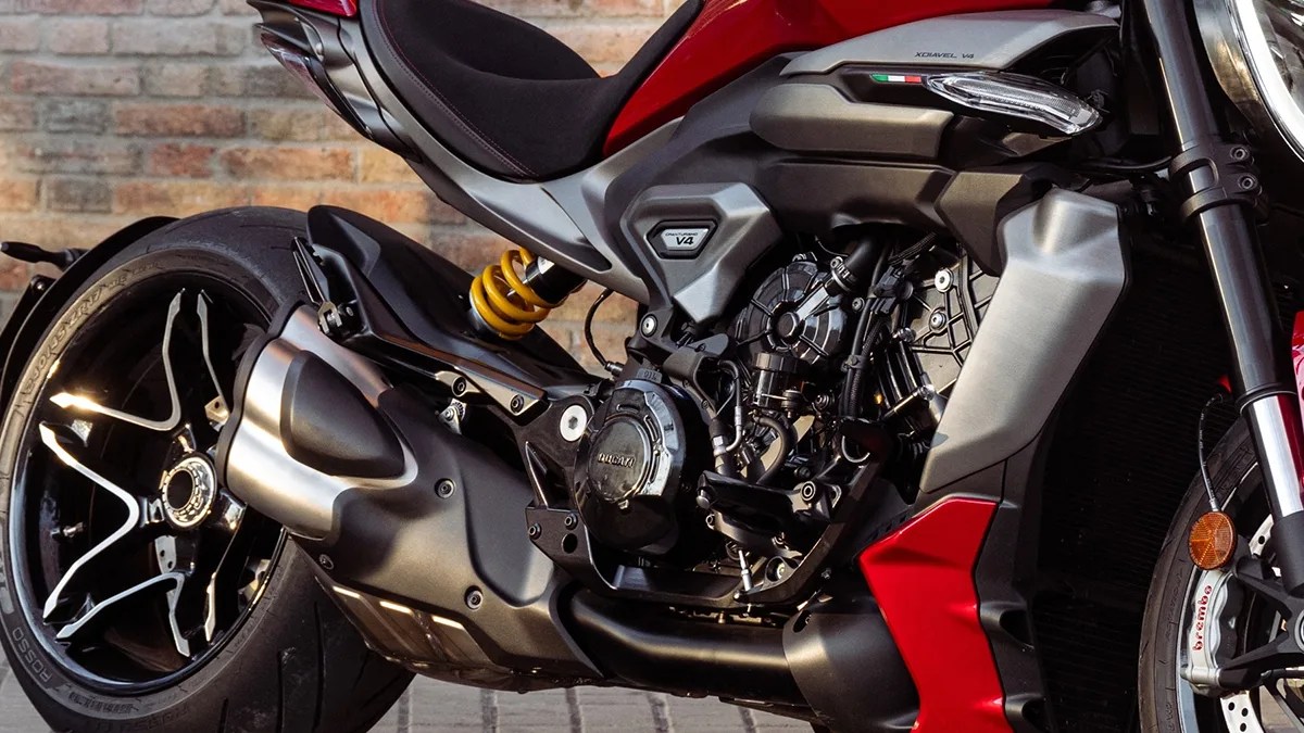 ducati xdiavel v4 macro