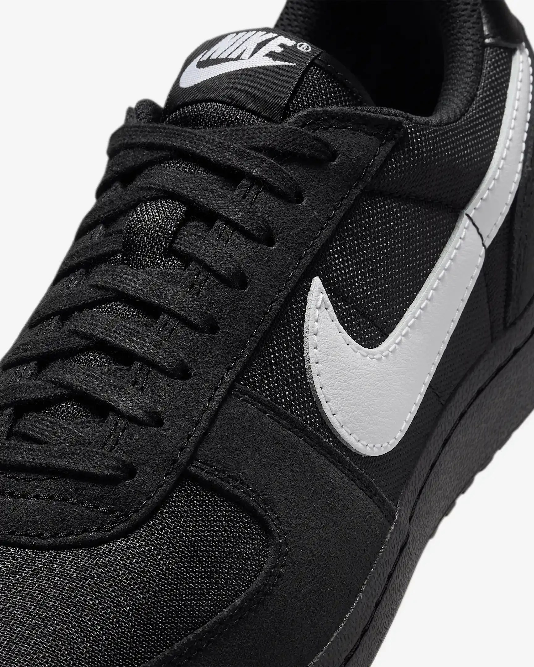 Nike black and white sneaker