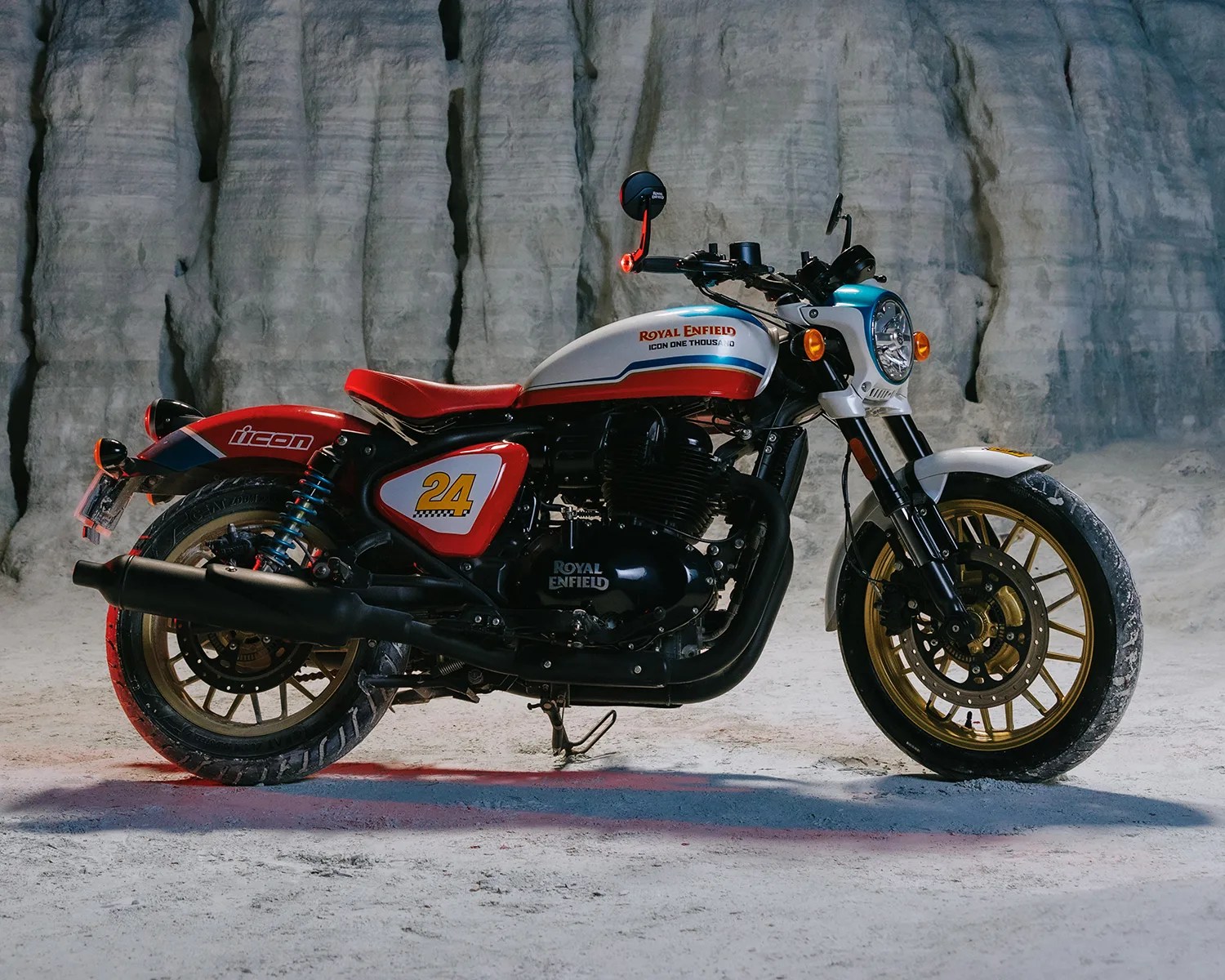 royal enfield shotgun 650 icon beauty