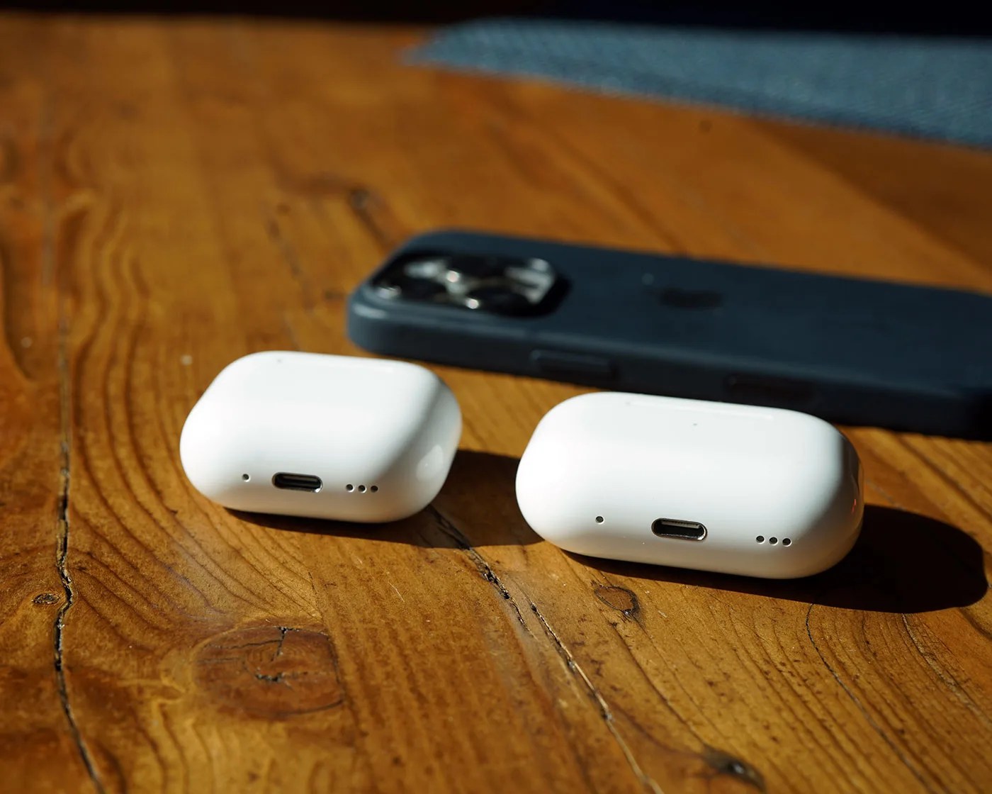 AirPods Adaptive Audio