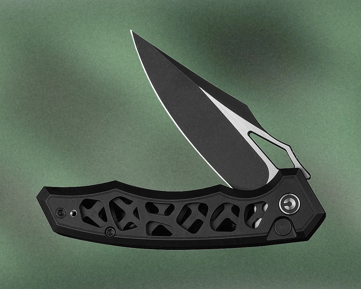 Civivi Anaaki knife on green background
