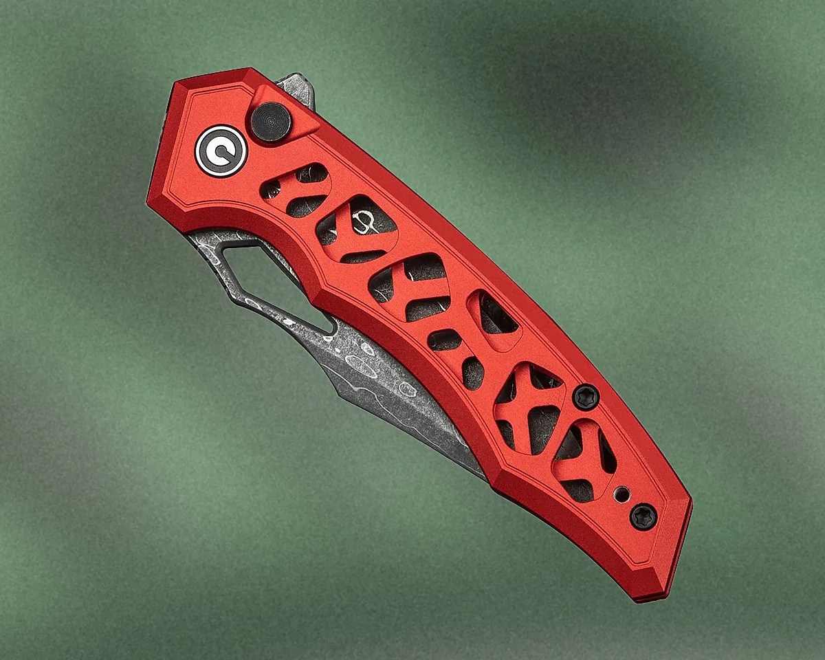 Civivi Anaaki knife on green background