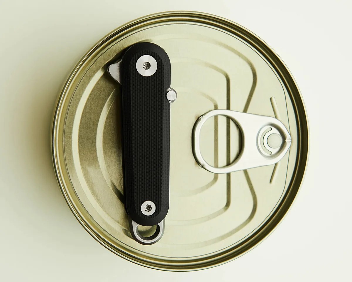 Craighill G10 Lark Knife closed atop can of tuna
