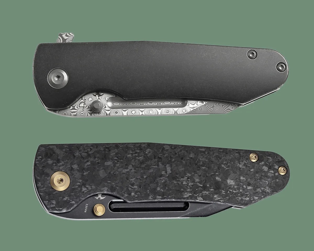 Kansept Superhawk knives closed on green background