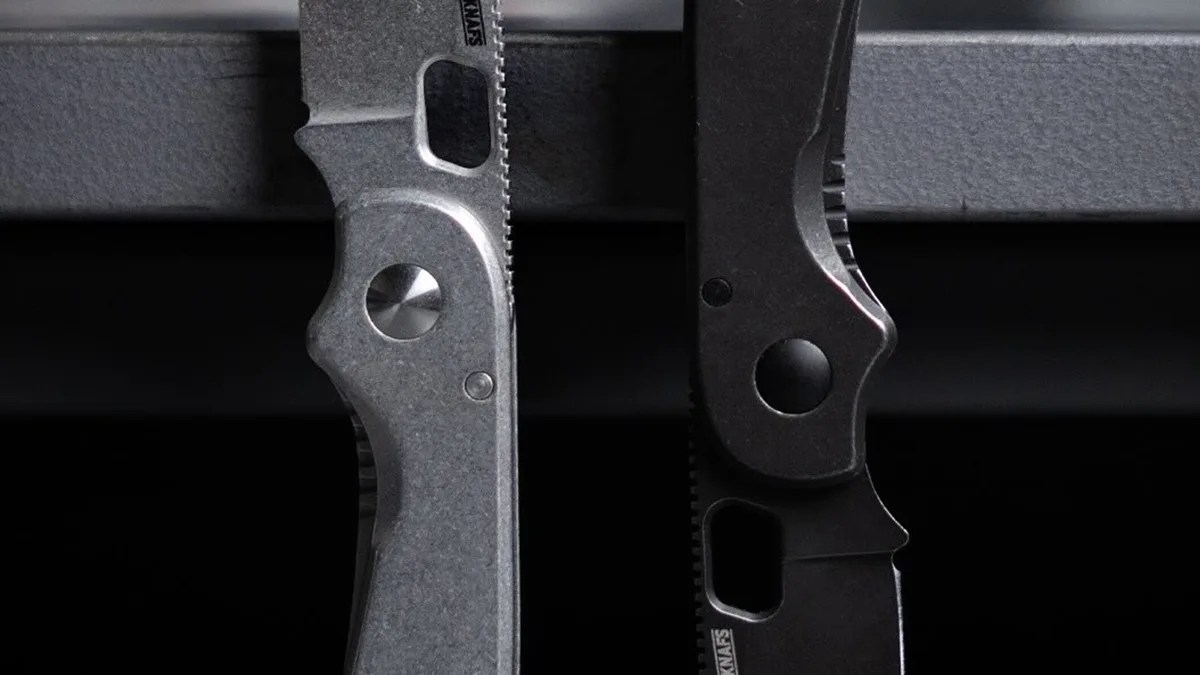 Closeup of Knafs Lander 5 knives