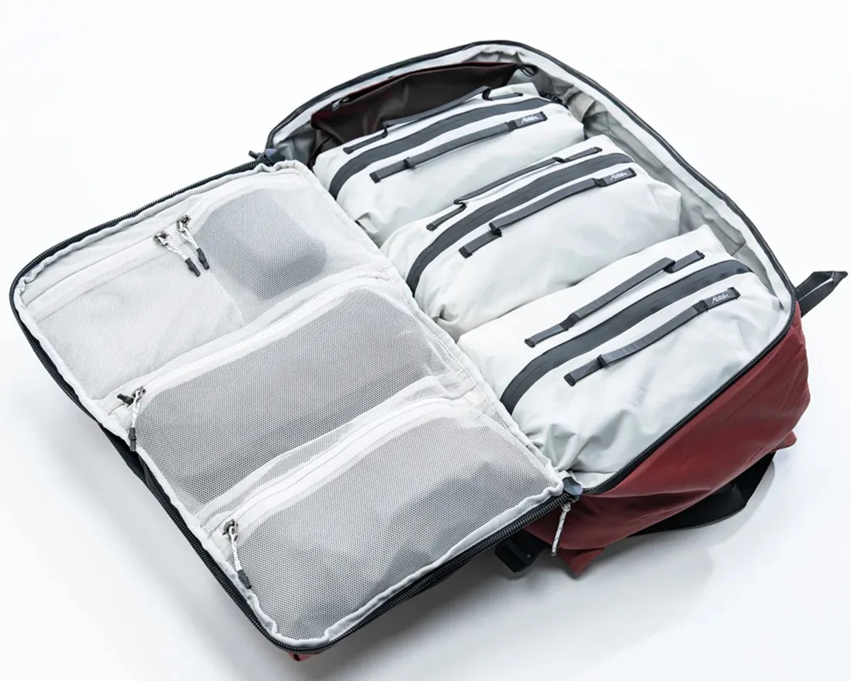 Interior organization of Matador GlobeRider35 Travel Backpack