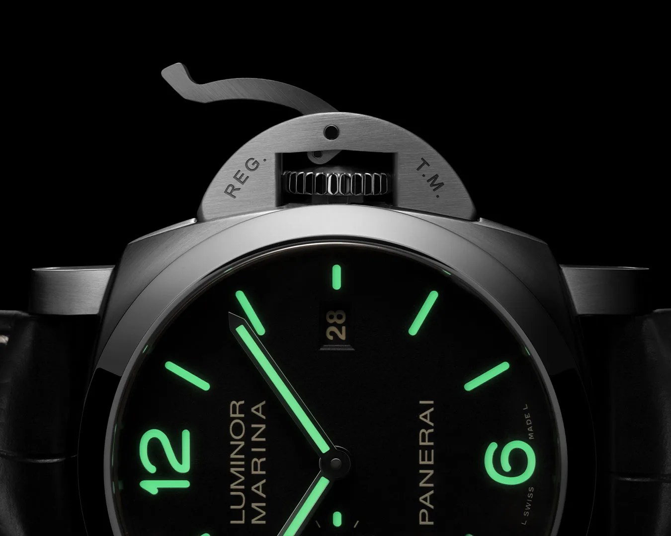 Panerai Luminor Marina Watch glow in the dark dial