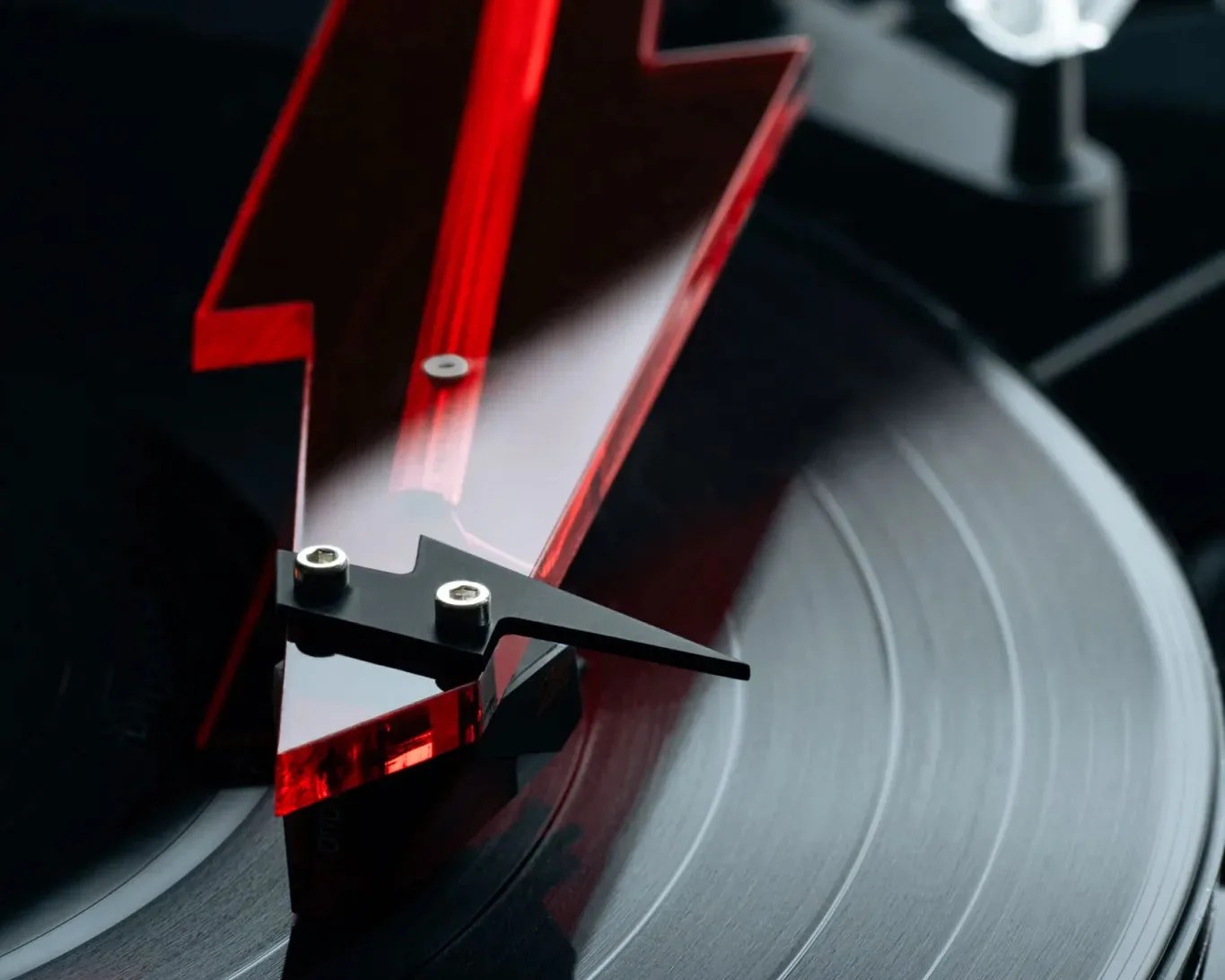 Pro-Ject AC/DC Turntable