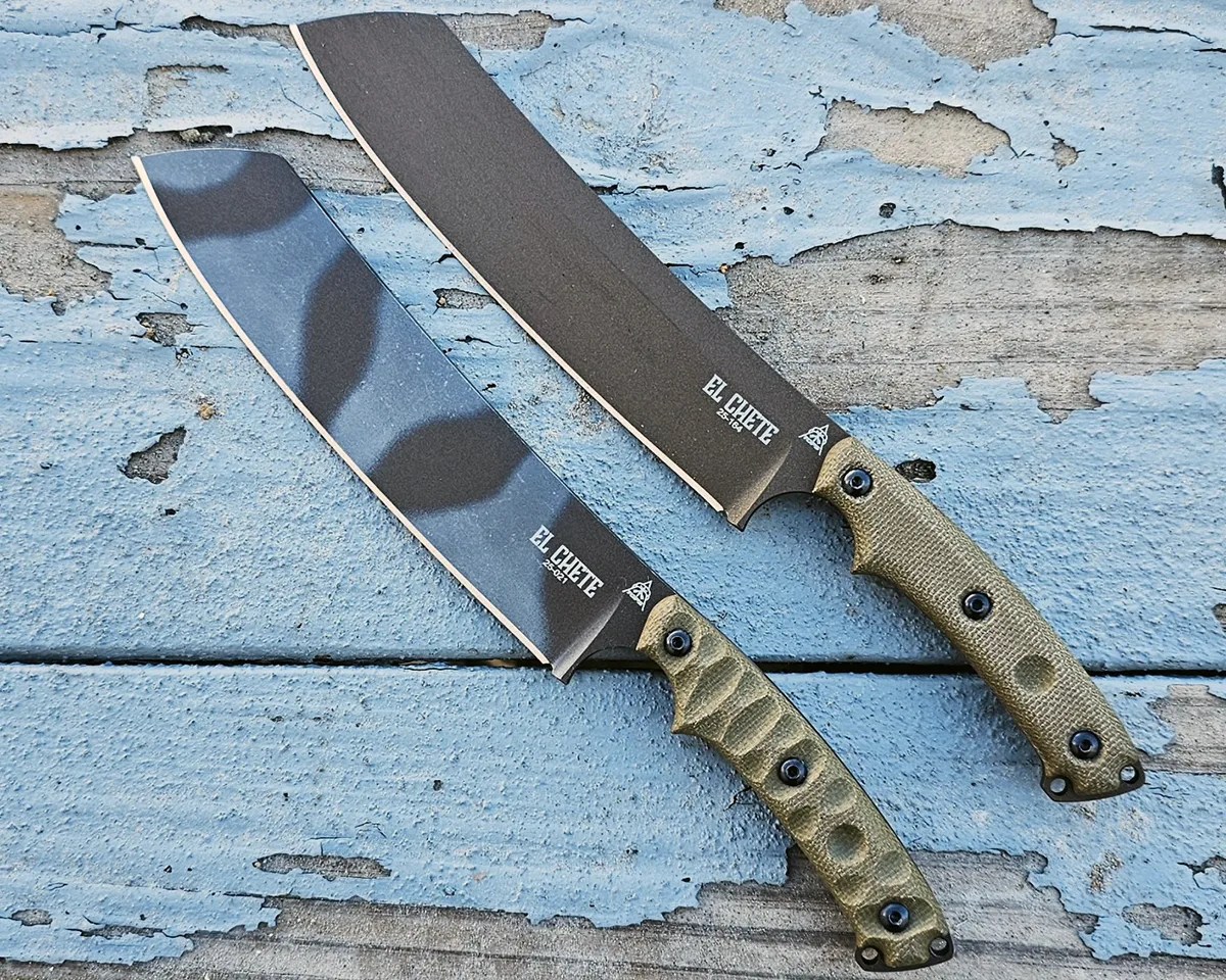 Tops Knives El Chete Mini knives on peeling paint wood background