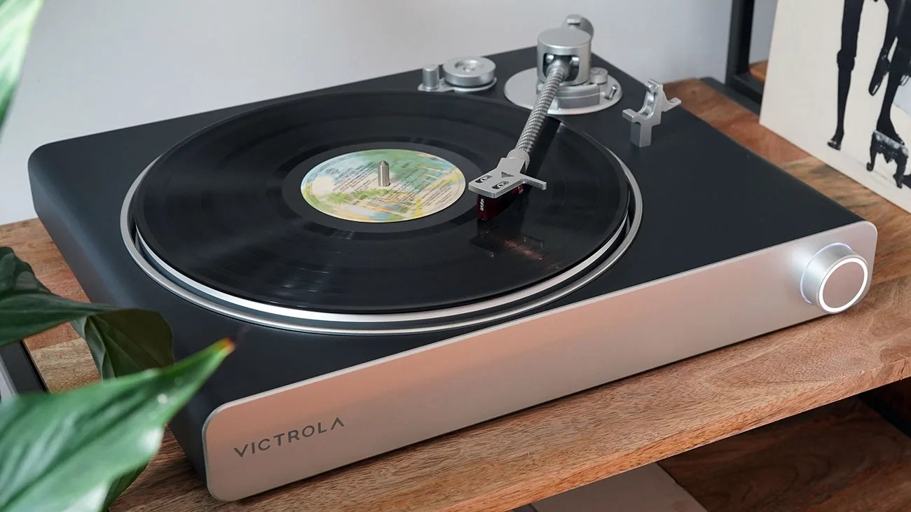 Victrola Stream Carbon turntable
