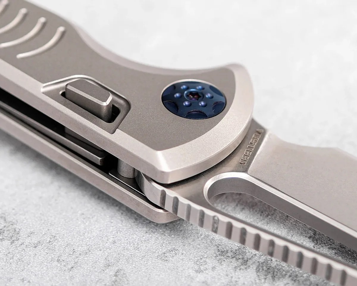 Vosteed Gavko Leopard closeup of lock and pivot