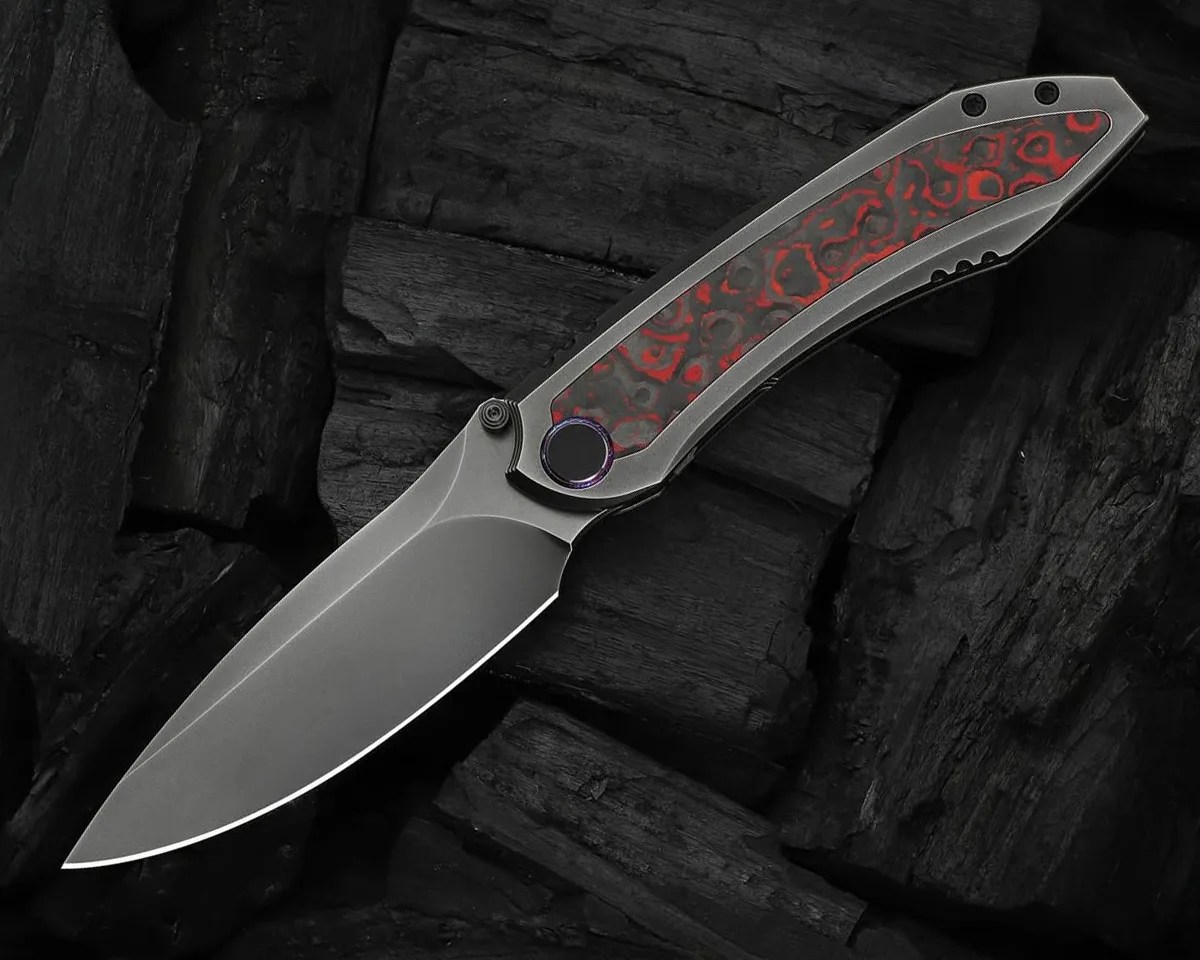 We Knife Winsome knife on charcoal background