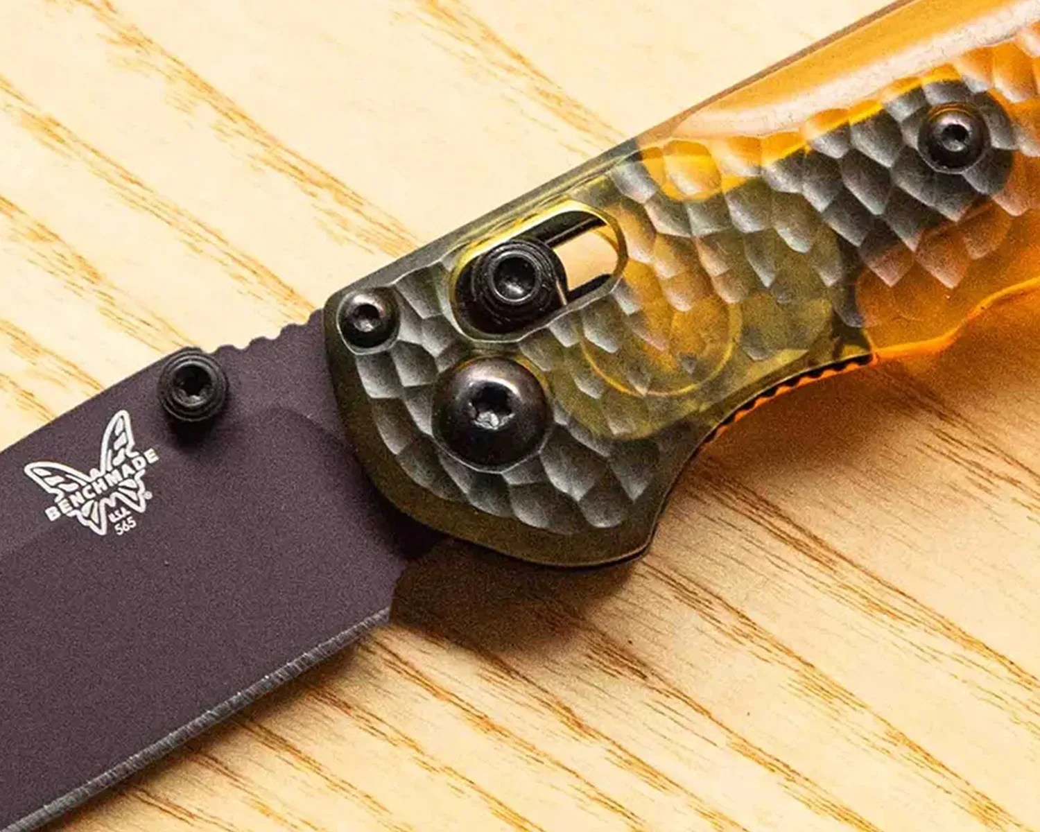benchmade mini freek pivot detail