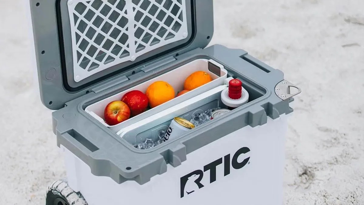 rtic 22 qt ultralight wheeled cooler