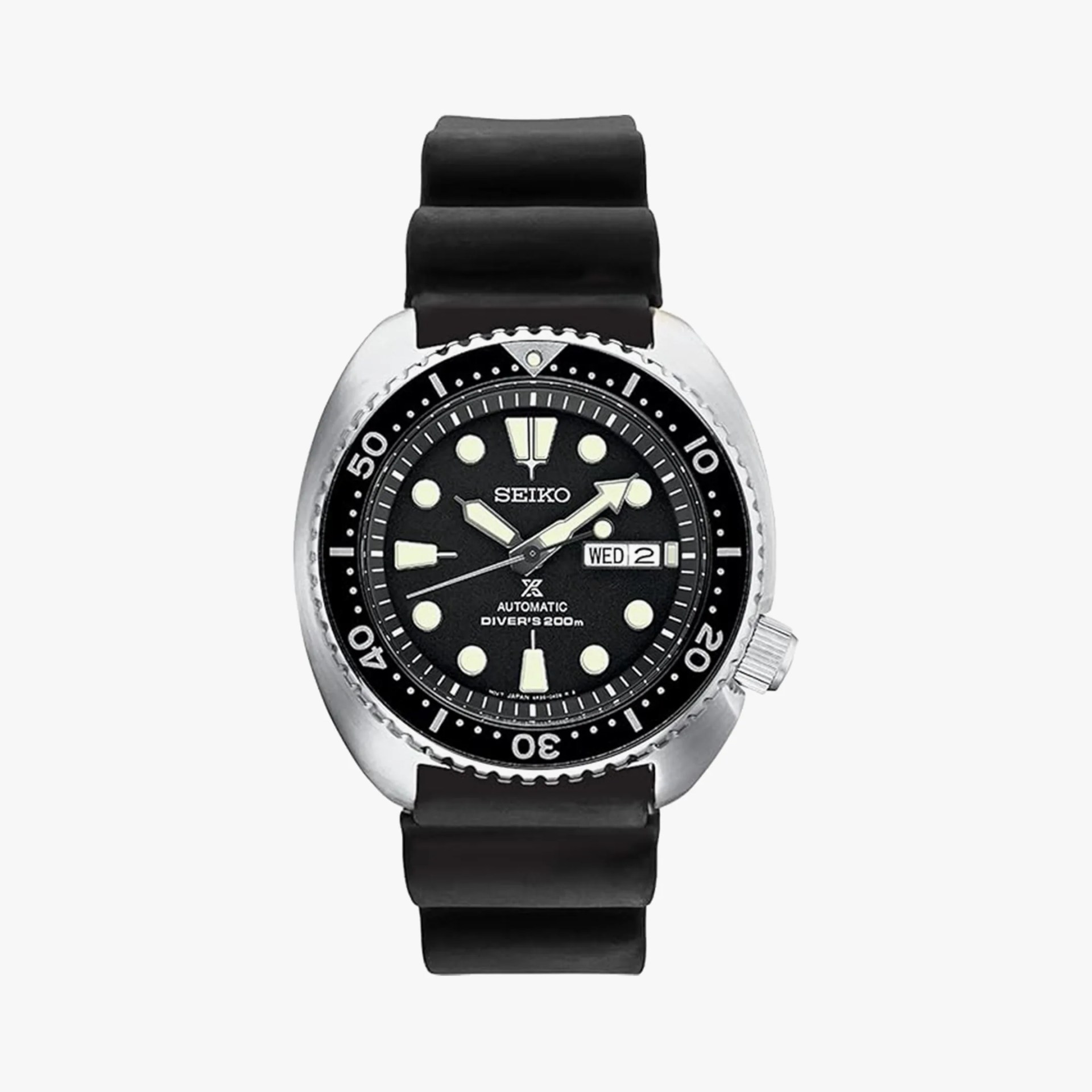 a black seiko dive watch with rubber strap