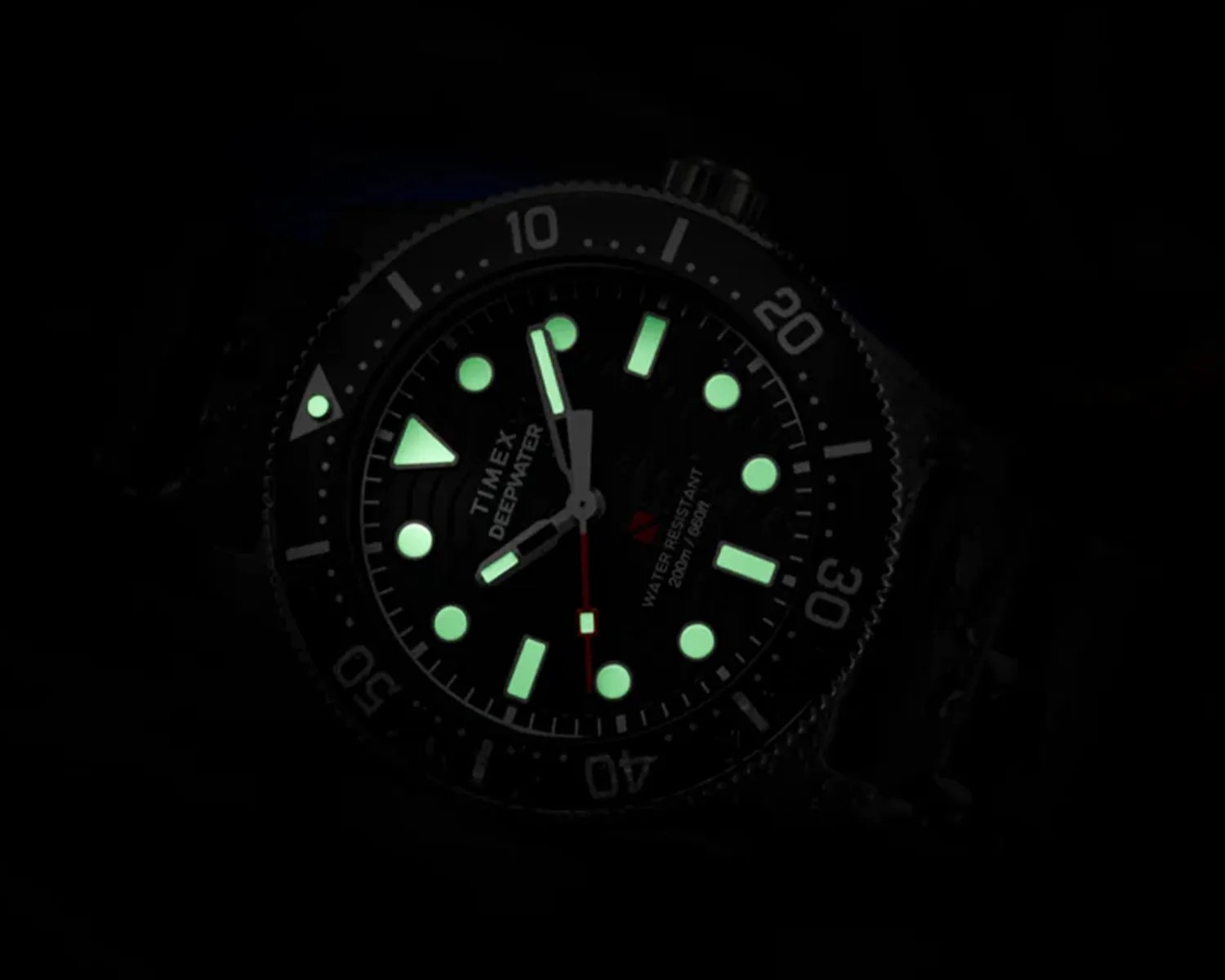 a timex dive watch glows in the dark