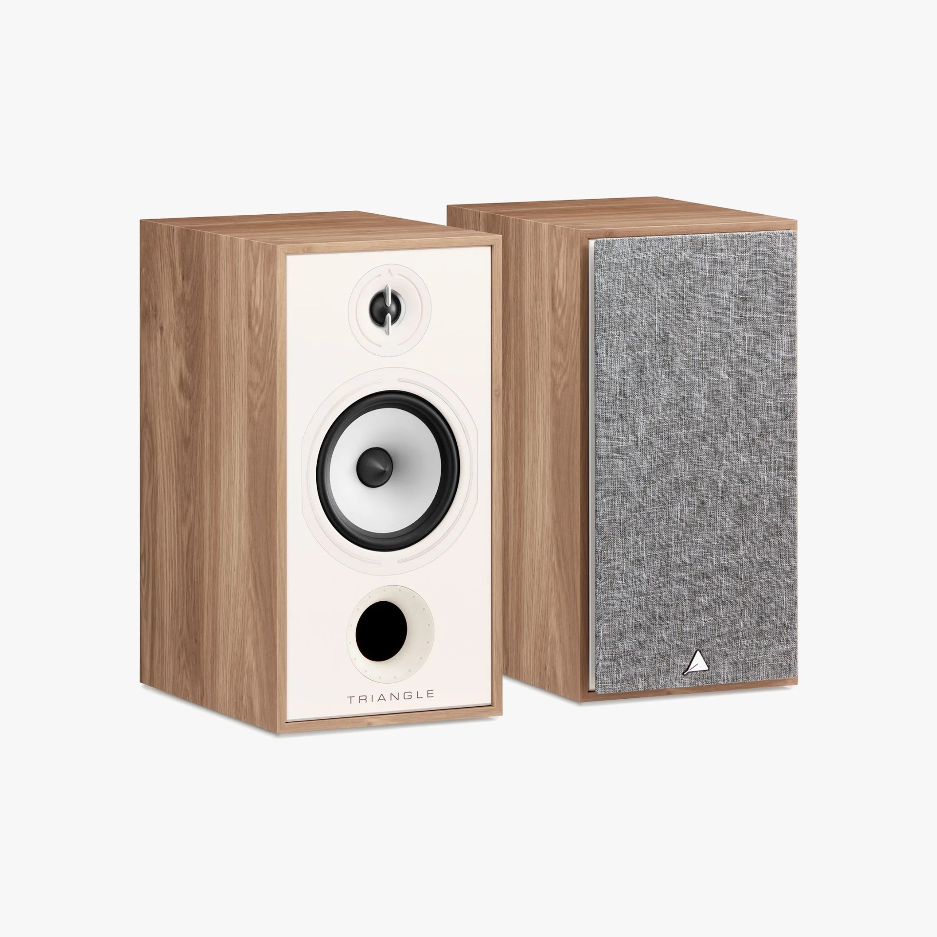 Triangle Borea BR04 bookshelf speakers