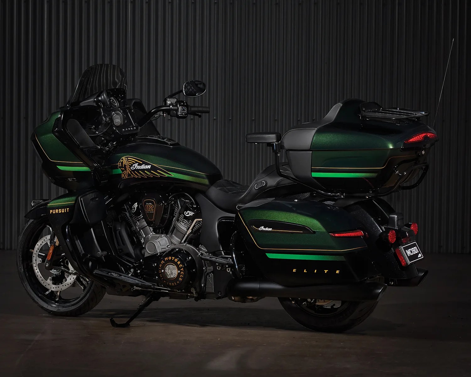 2025 indian pursuit elite reverse angle