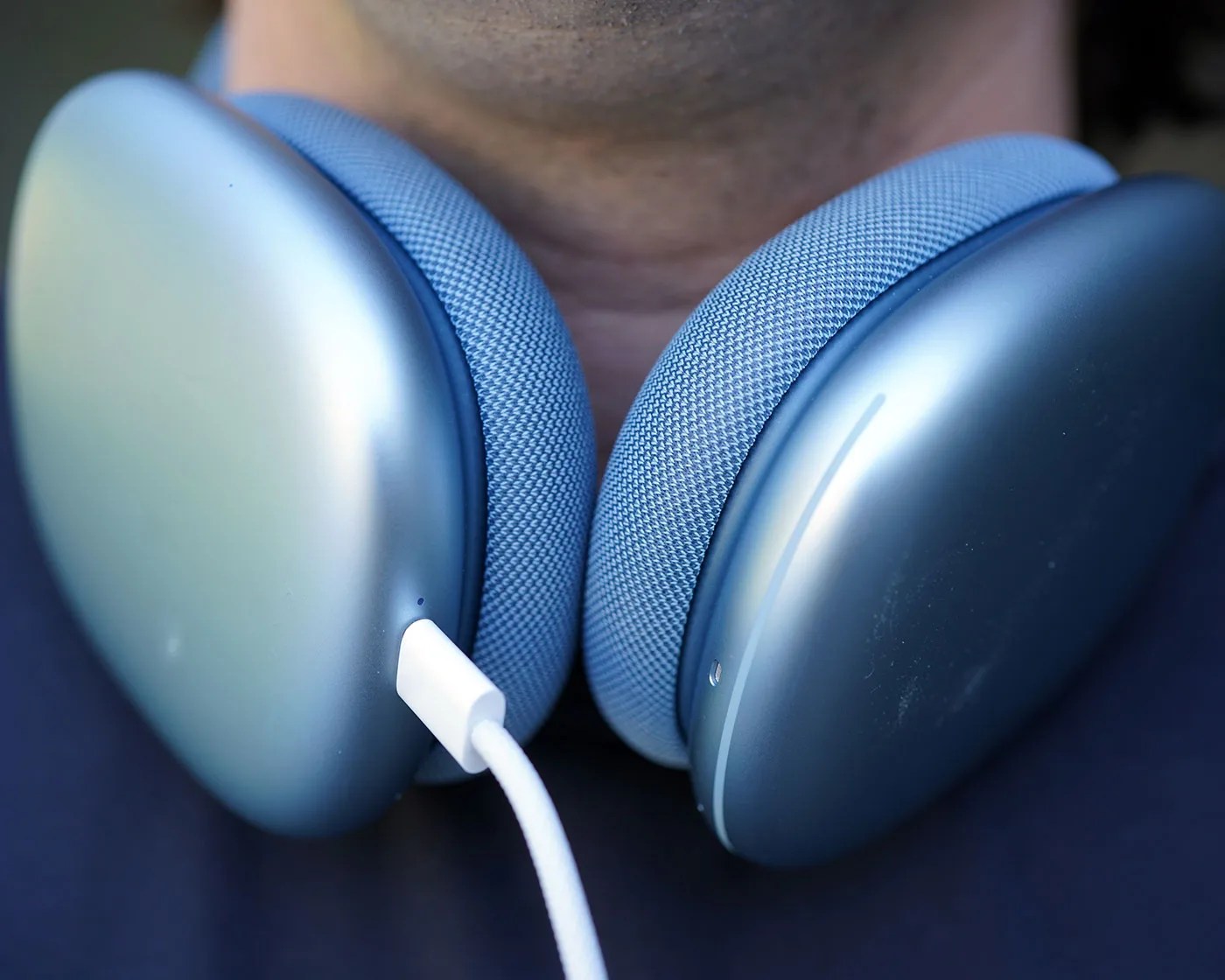 AirPods Max USB-C lossless update
