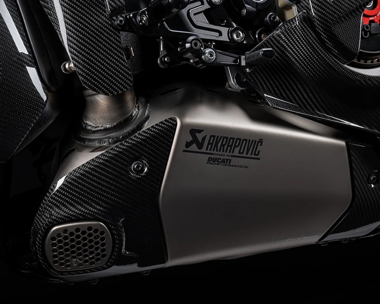 Akrapovič titanium silencer