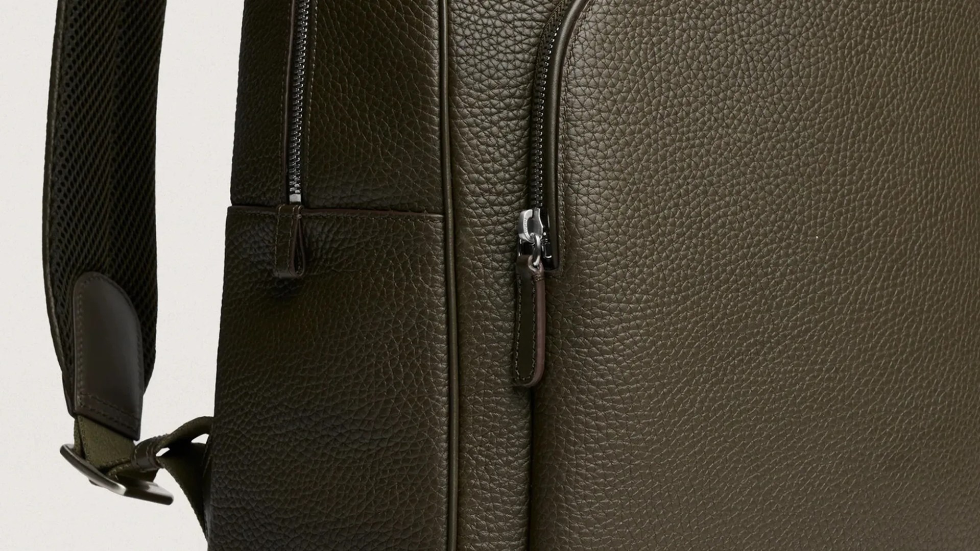 Closeup of Carl Friedrik Sonder Collection backpack