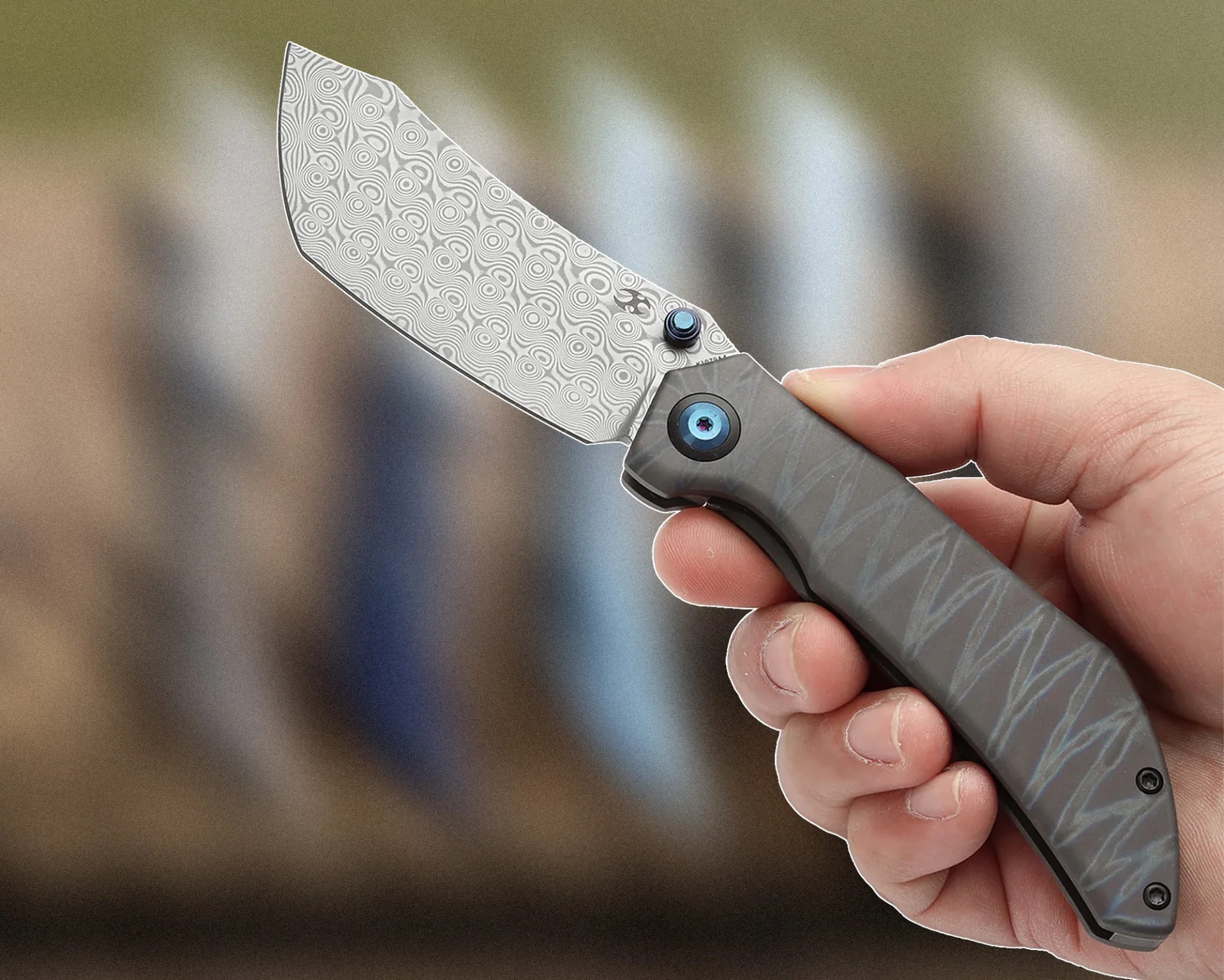 Kansept Tipper knife in hand