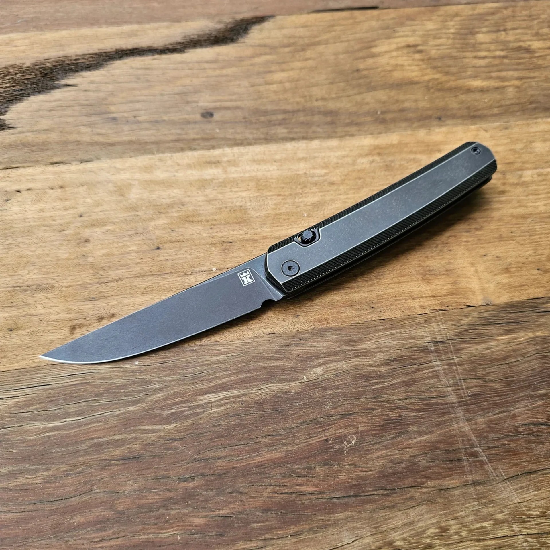 Kingsford Knives KwaiKing on wood