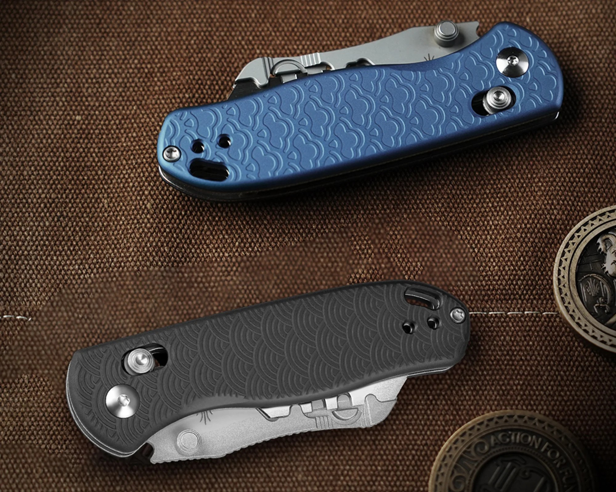 Kizer Drop Bear Utility knives closed