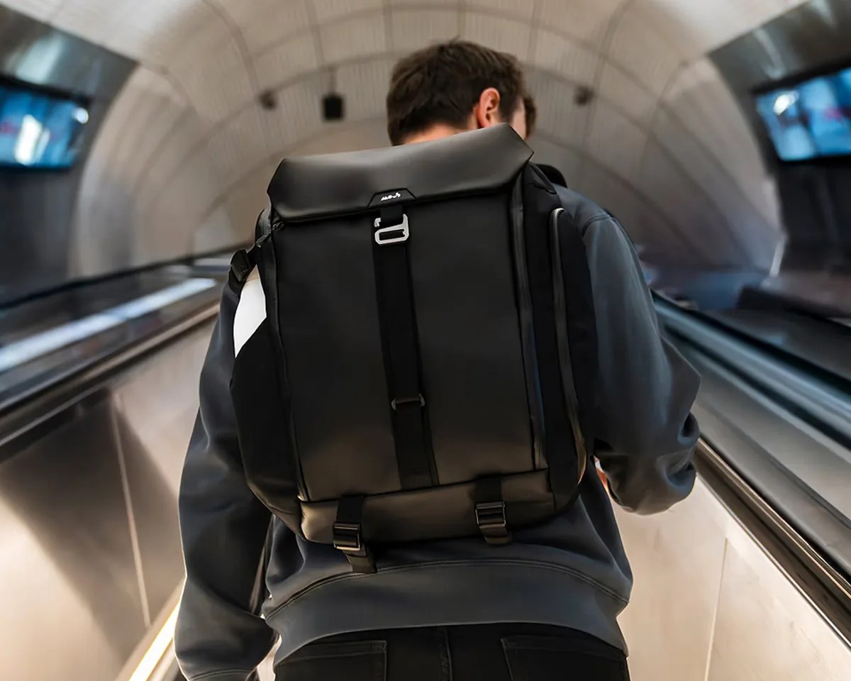 Mous Optimal Protective Lid Pack worn on back