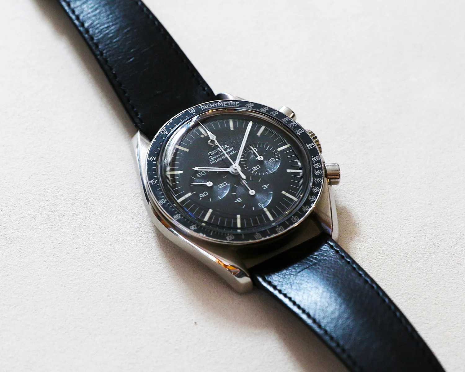 a vintage omega speedmaster watch