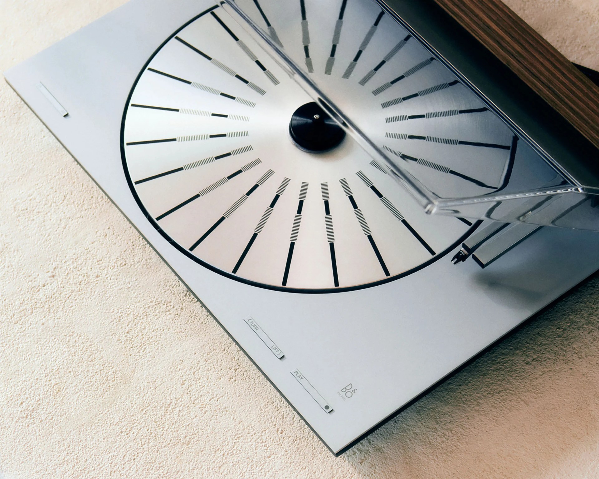 Bang & Olufsen Beosystem 3000c turntable