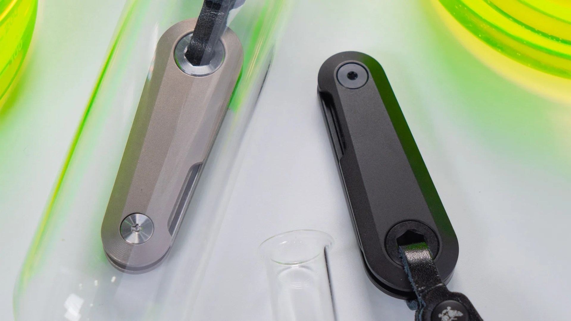 Flytanium Minim Keychain Folders closed in laboratory