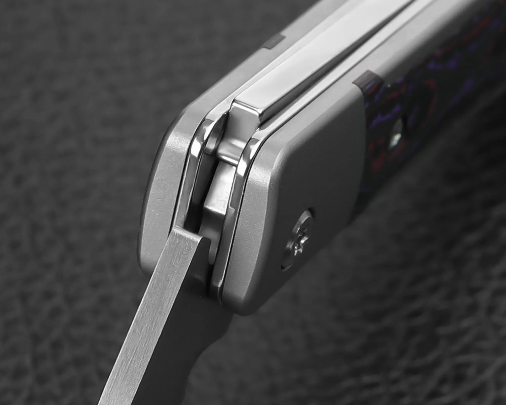 Kizer Little Grand EDC Knife pivot closeup