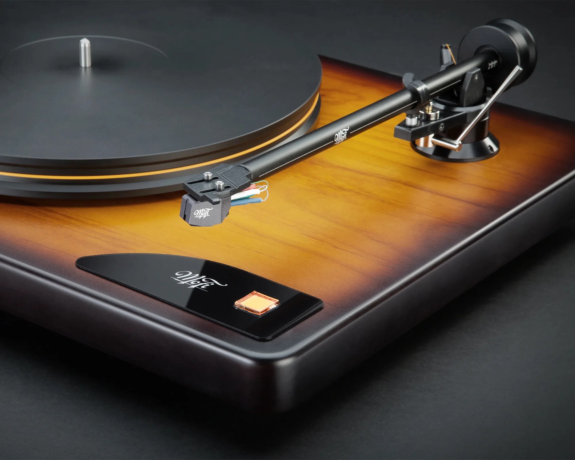 MoFi Electronics x Fender American Vintage Turntable tonearm closeup
