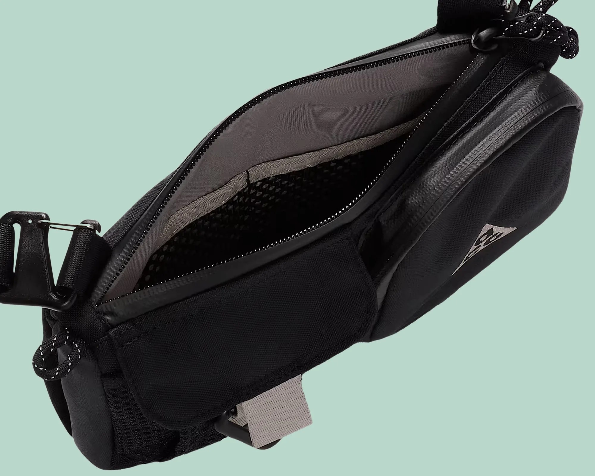 Nike ACG Daymax crossbody bag interior