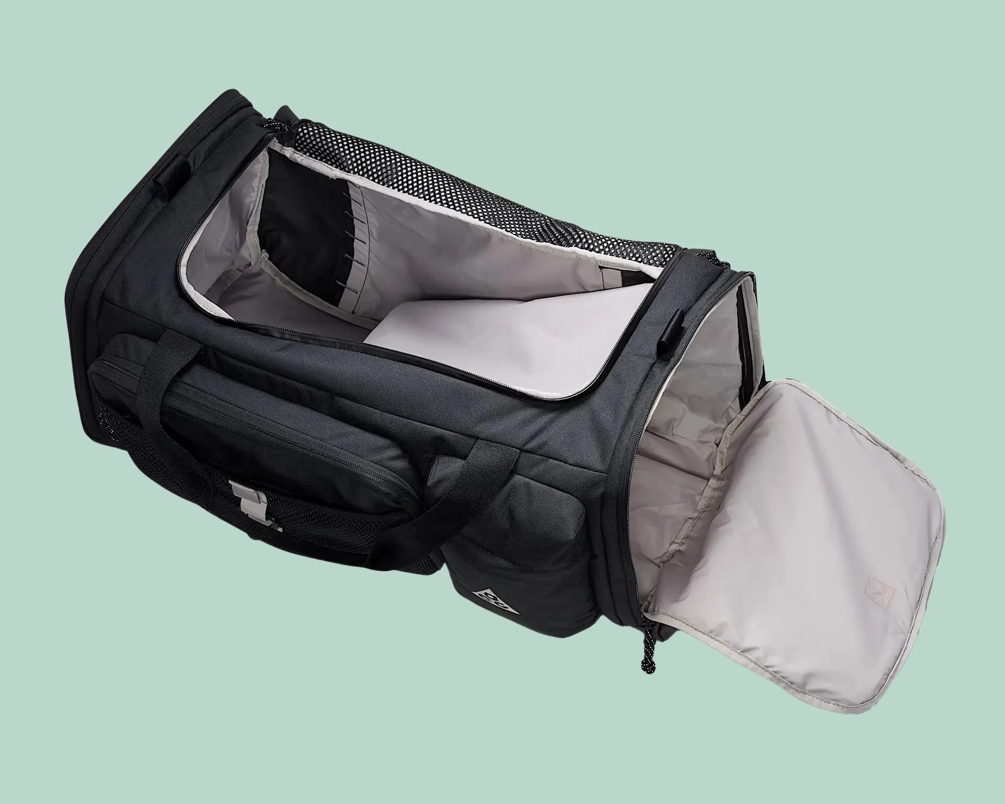 Nike ACG Daymax duffle bag open