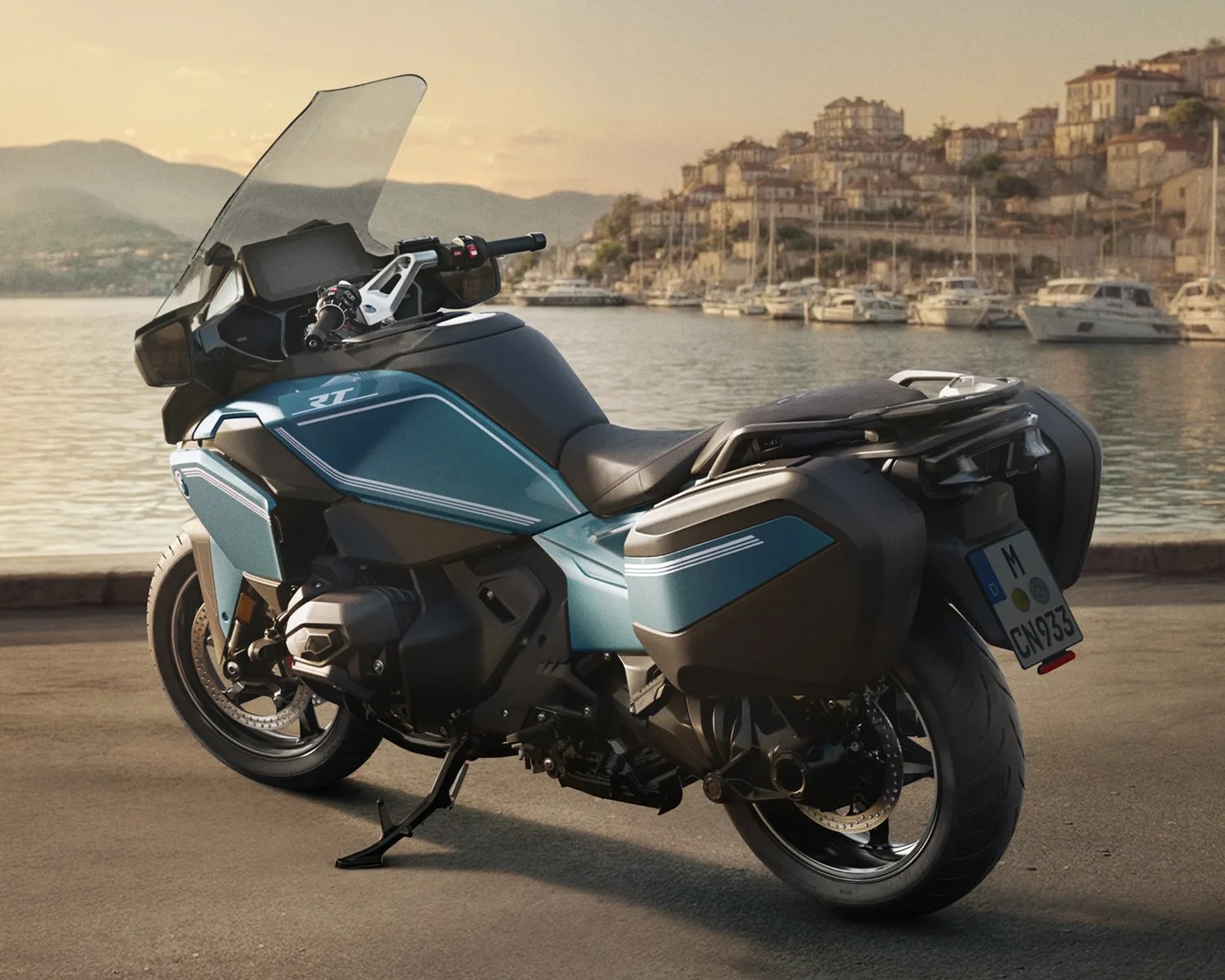 bmw r 1300 rt reverse angle